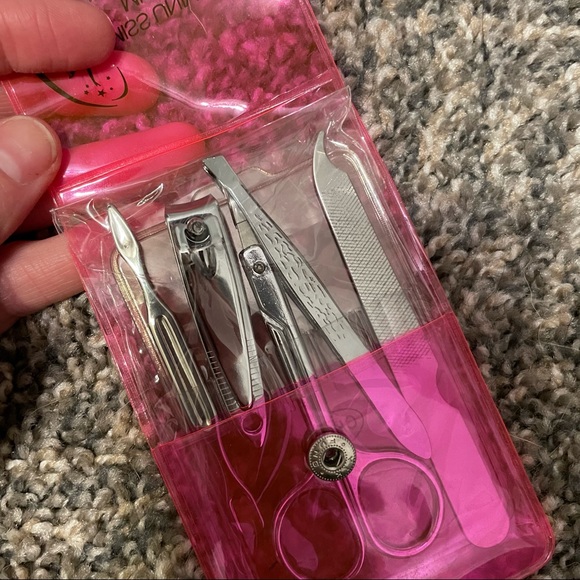 Brand new nail care kit miss Illinois pageant - Picture 2 of 2